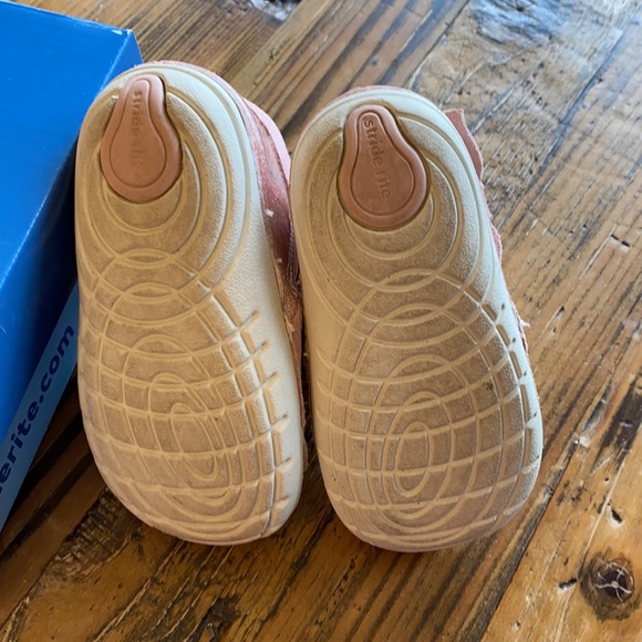 EUC Pink Swede Stride Right Boots w/Bow - Picture 6 of 7